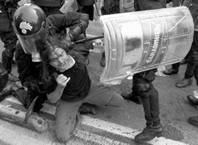 Im Anschluß an den Genuagipfel stieß der brutale Polizeieinsatz auf starke Kritik im In- und Ausland. Ernste Konsequenzen ergaben sich jedoch für keinen dafür Verantwortlichen